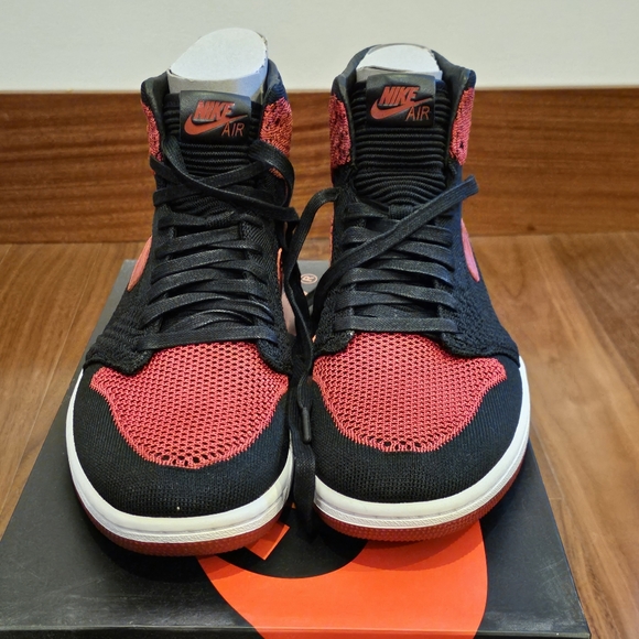 Air Jordan 1 high flyknit black and red size 10 - Picture 4 of 4